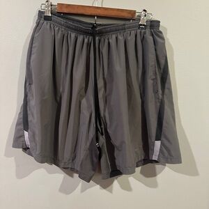 Nike Dri-Fit Athletic Shorts XL Gray Running Training Gym Shorts Zip Pocket